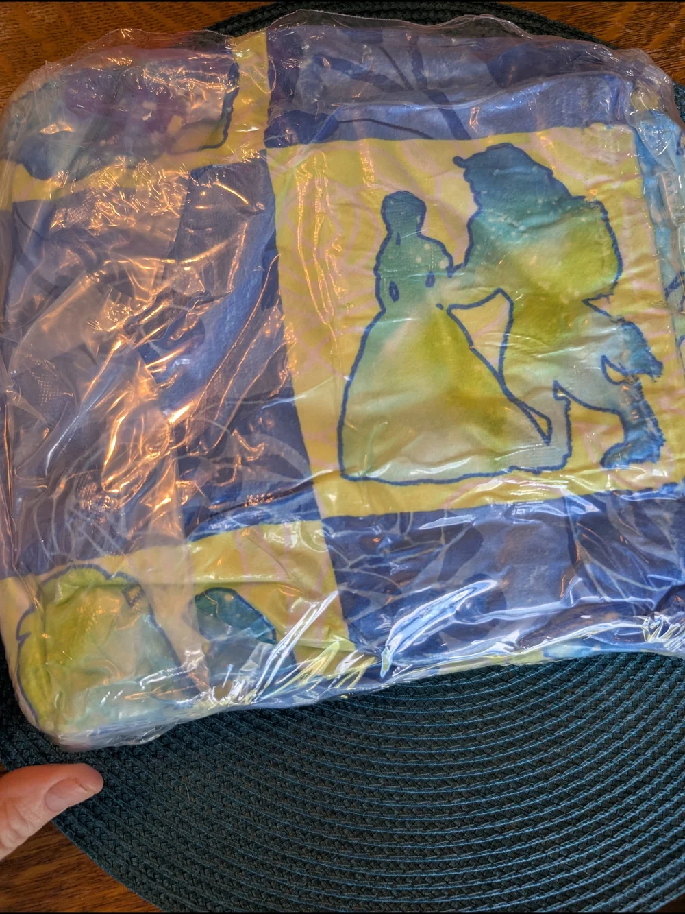 Blue and Yellow Silhouette Decorative Bedding Throw - Unbranded 50x40 NIP